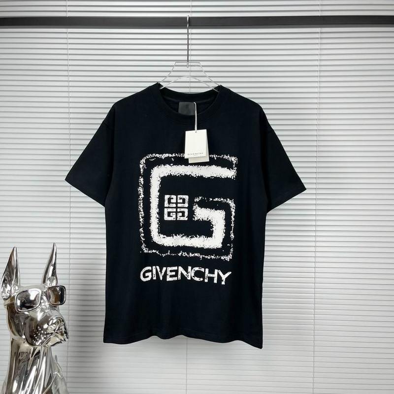 GIVENCHY Men's T-shirts 34